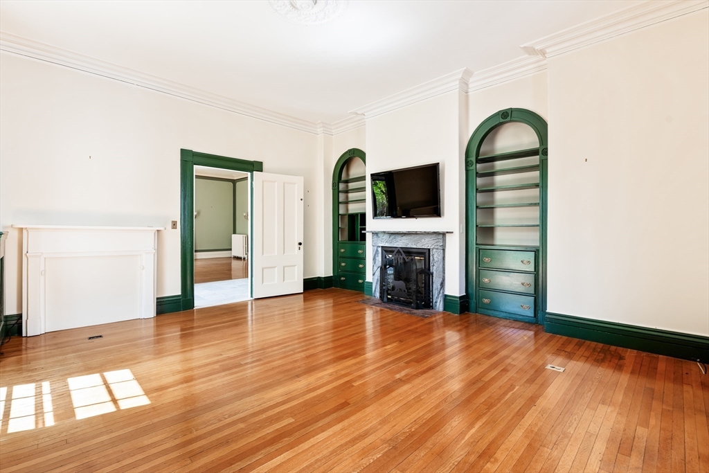 62 Old River Place