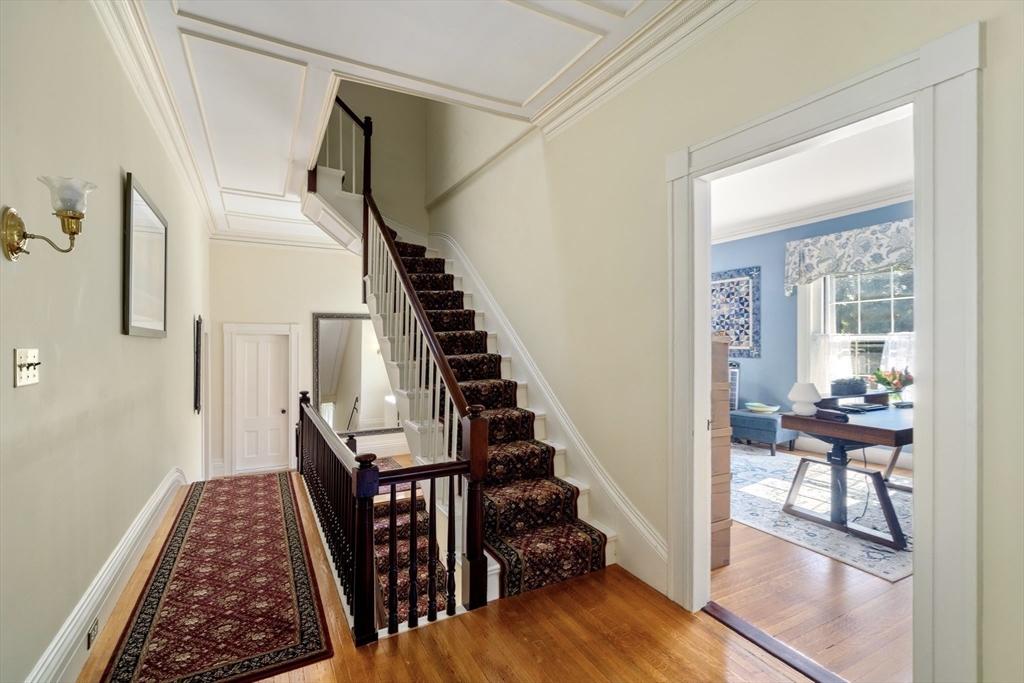 62 Old River Place