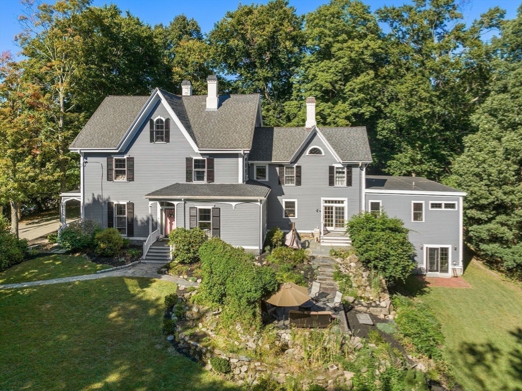 62 Old River Place