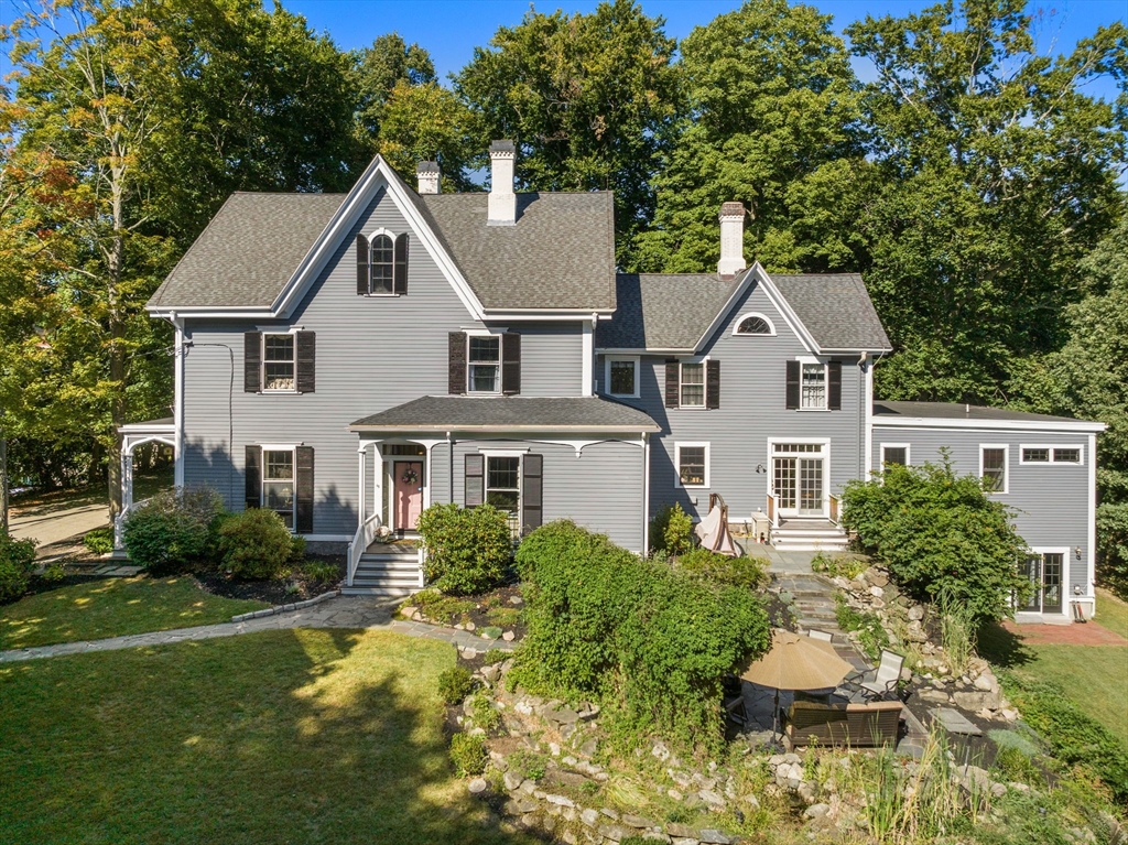 62 Old River Place