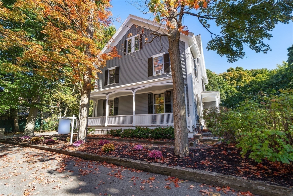62 Old River Place