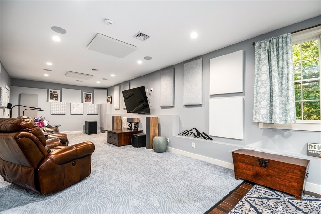 62 Old River Place
