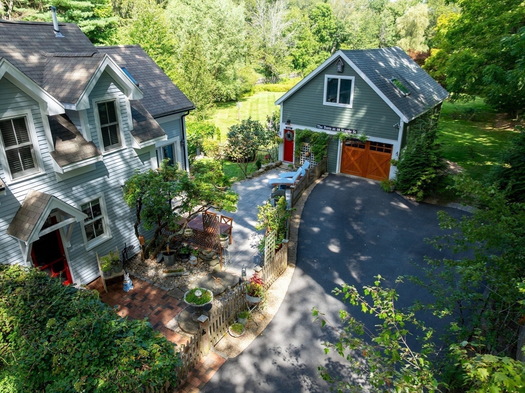 18 Maple Street