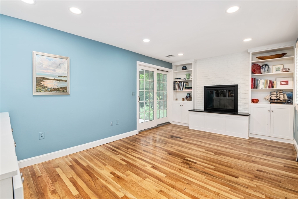 2 Surrey Lane