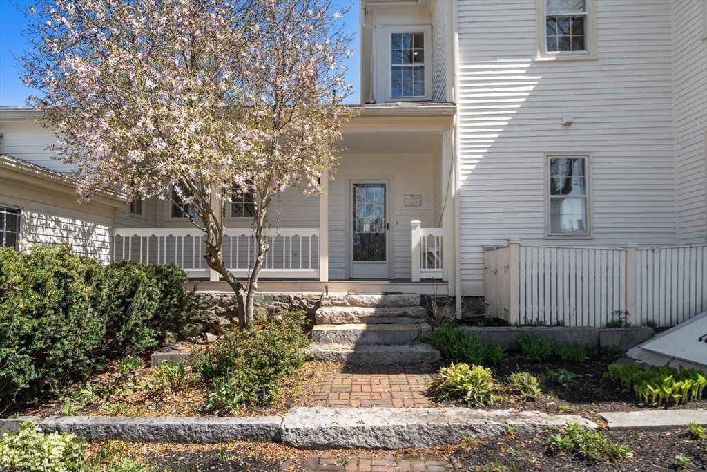 8 Washington Street