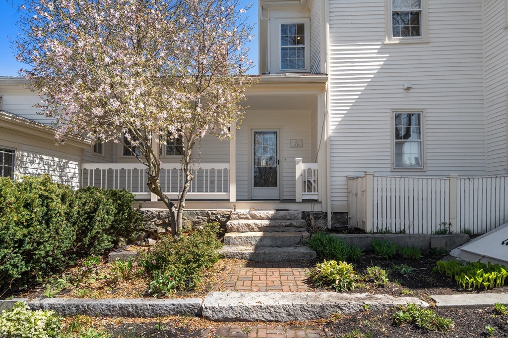 8 Washington Street