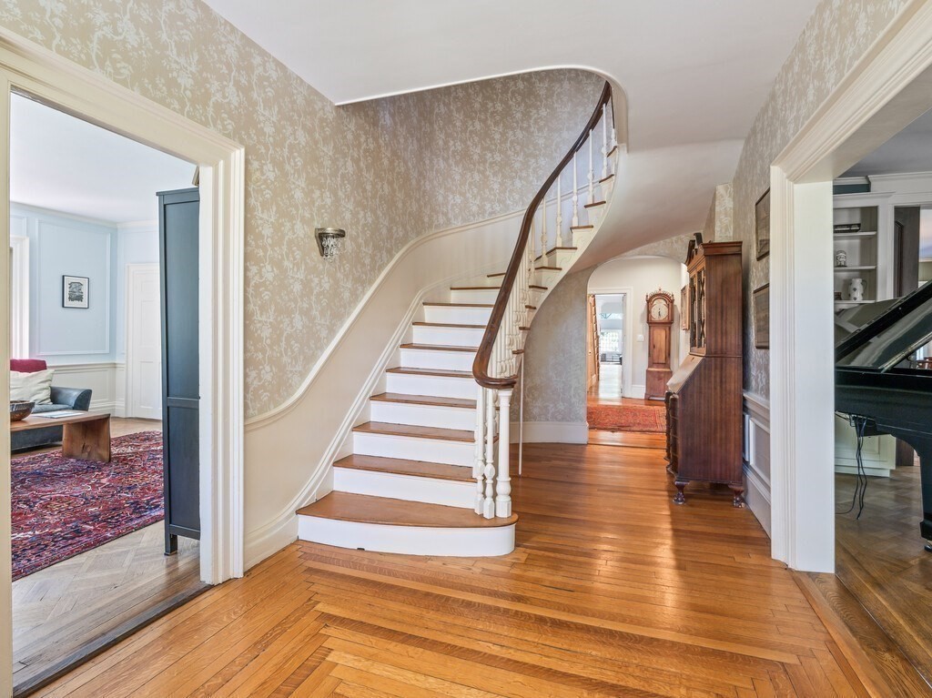 8 Washington Street