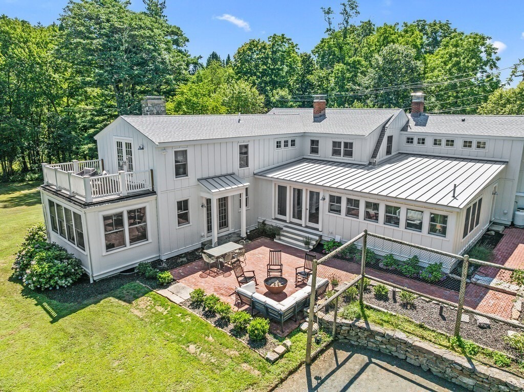 6 Curve Street