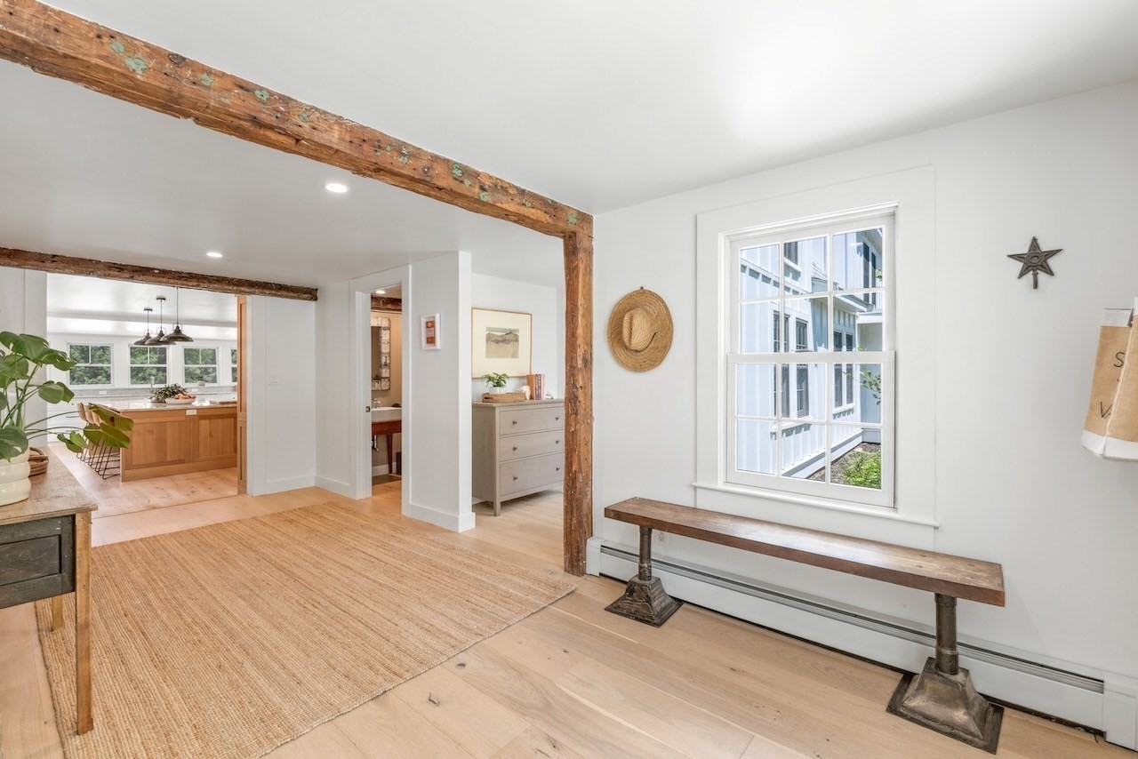 6 Curve Street