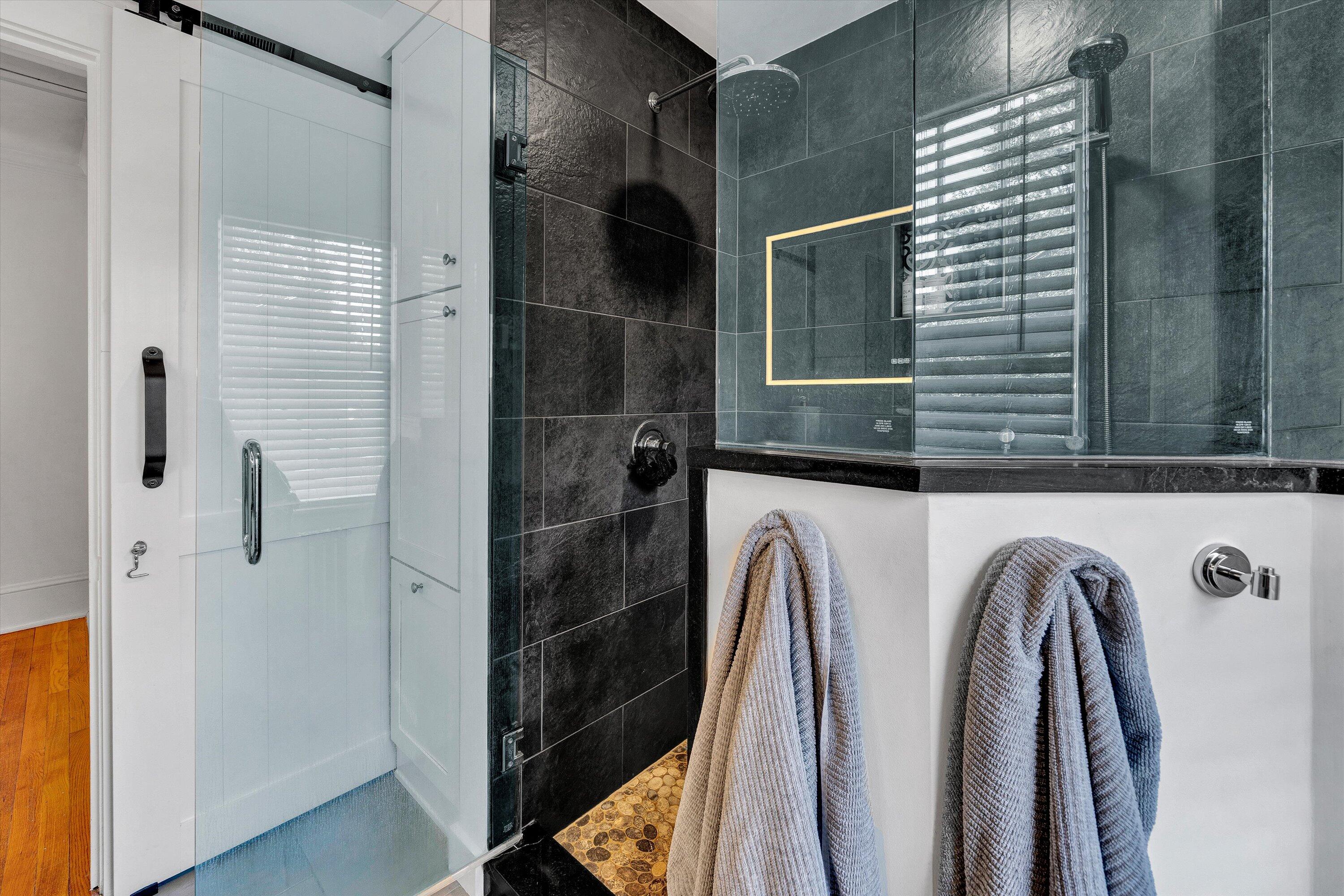 2615 Wycliffe AVE SW