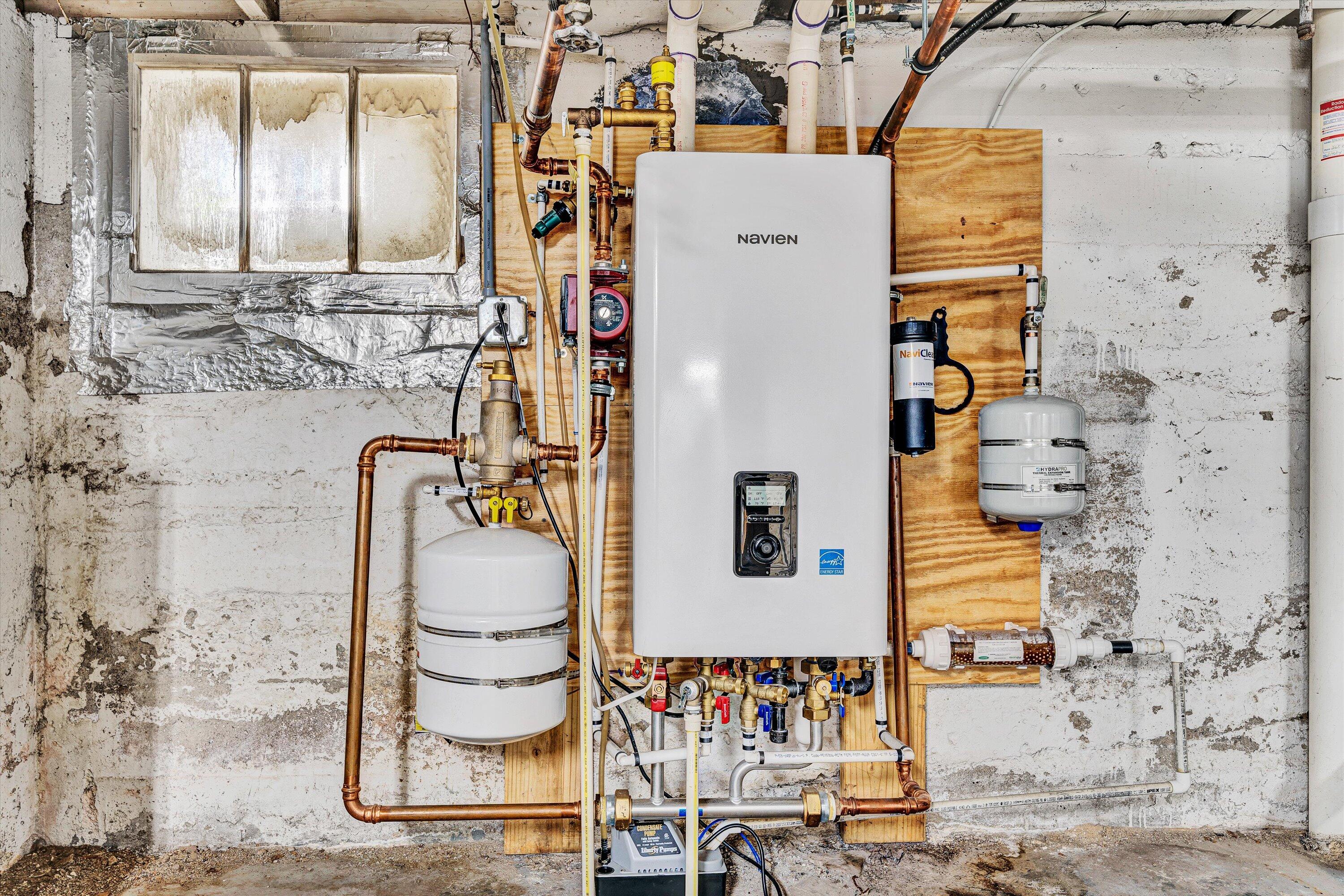 2615 Wycliffe AVE SW