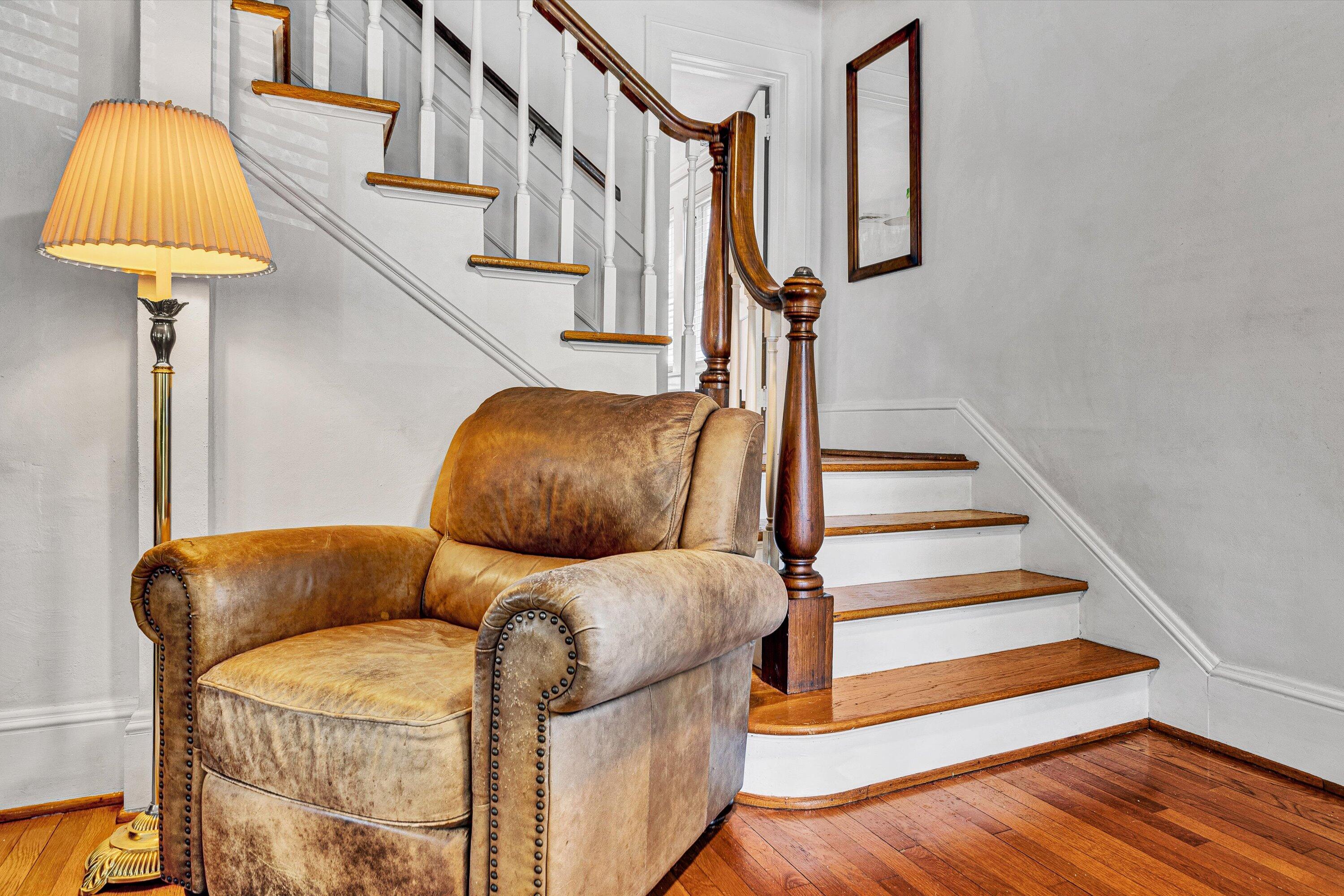 2615 Wycliffe AVE SW