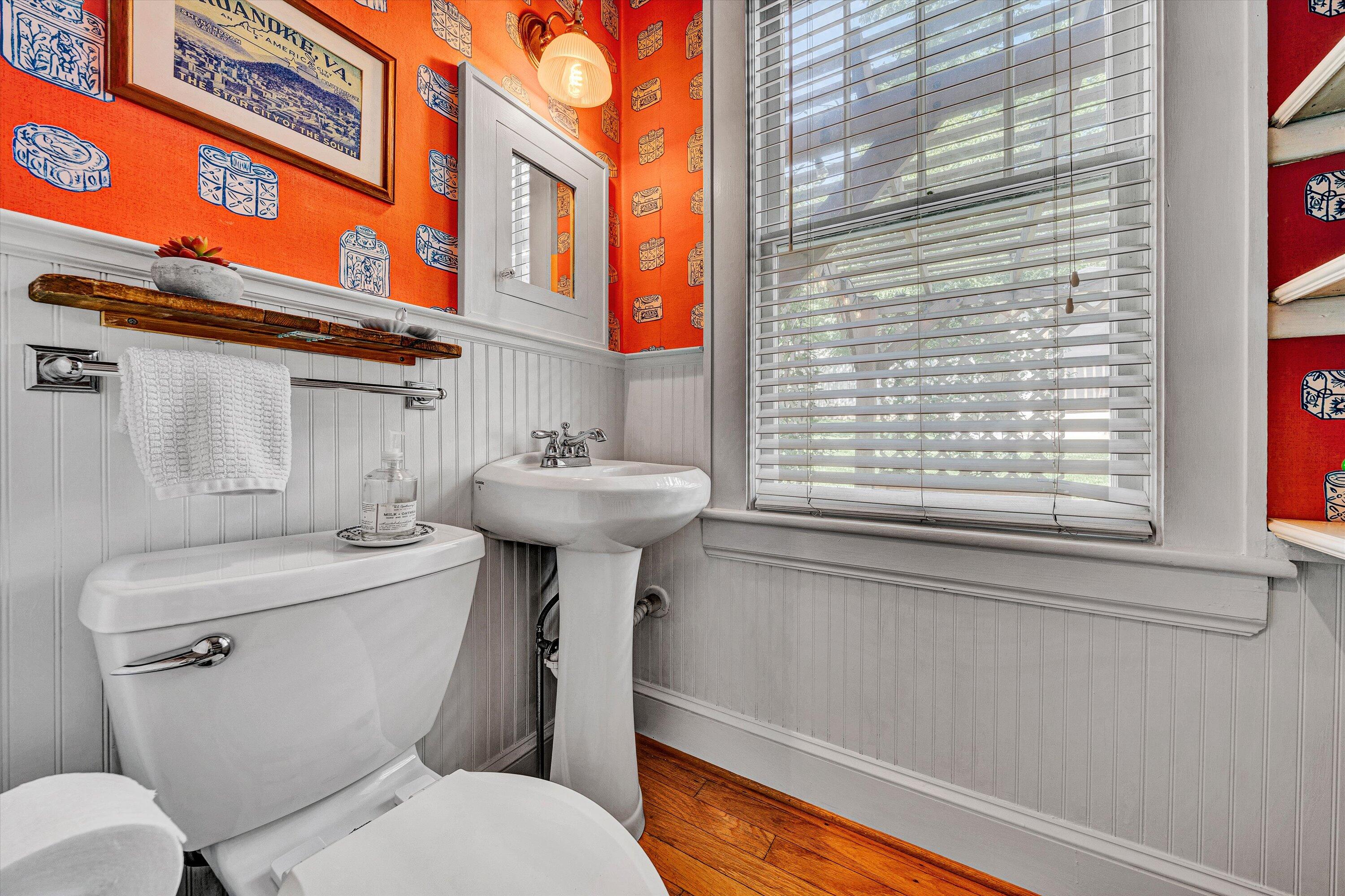 2615 Wycliffe AVE SW