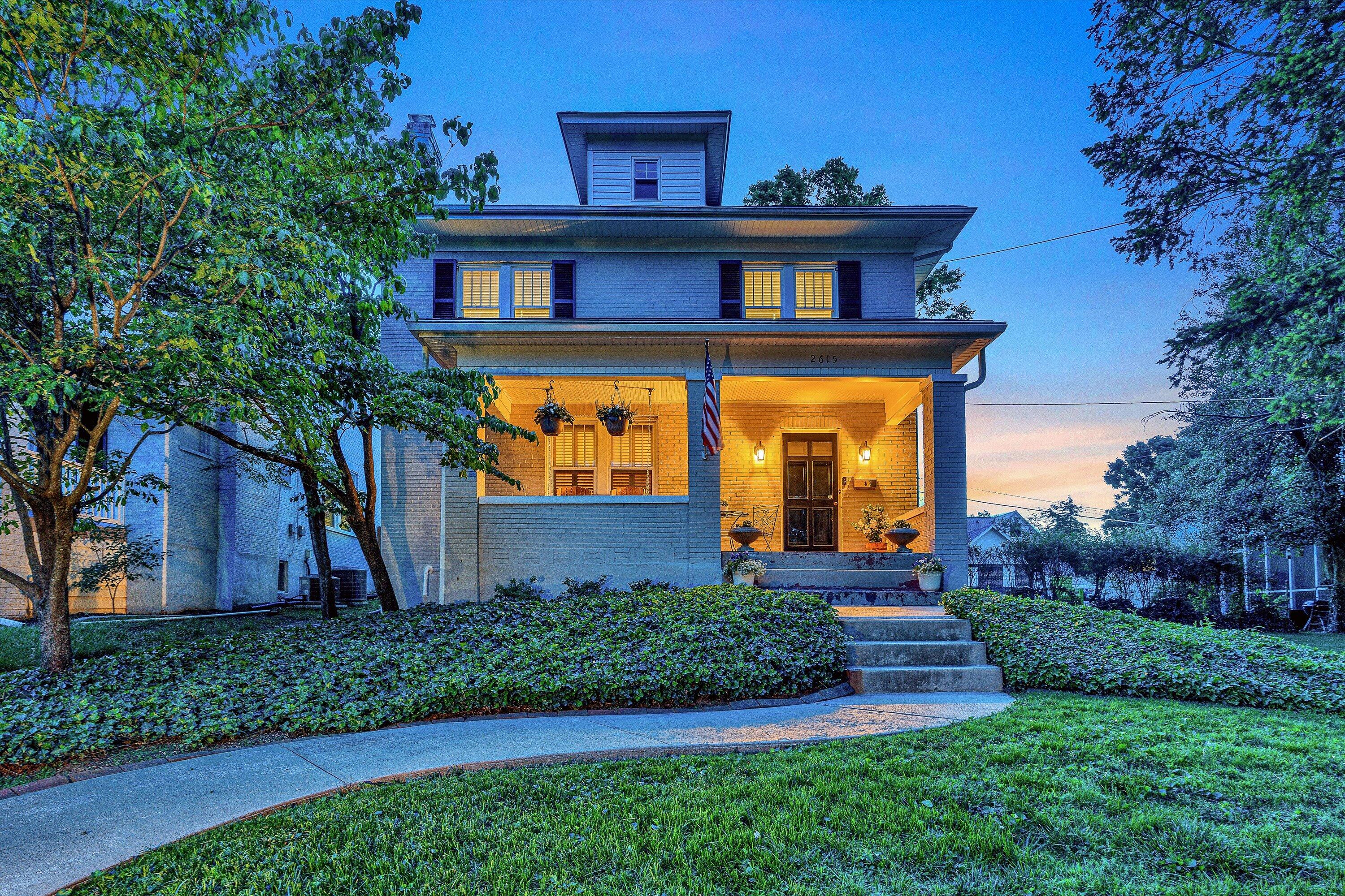 2615 Wycliffe AVE SW