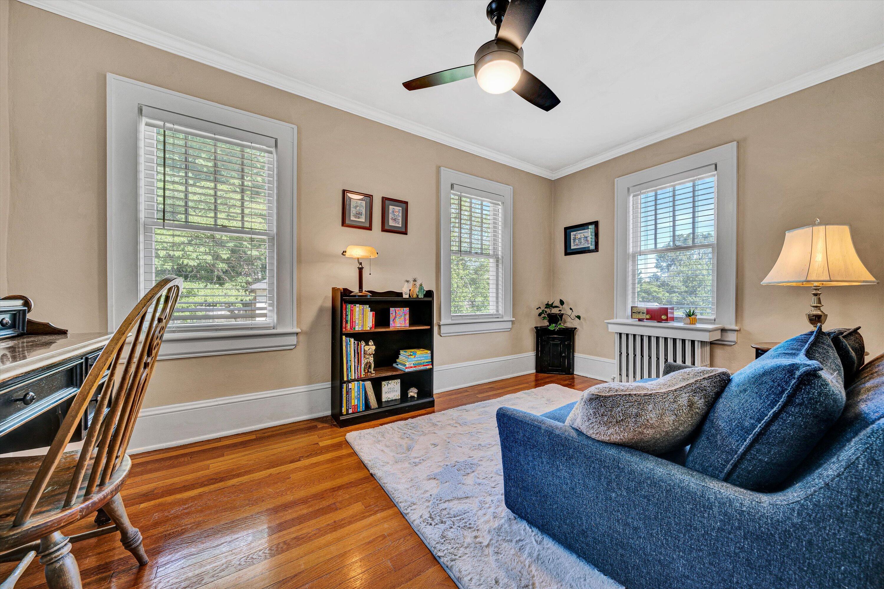 2615 Wycliffe AVE SW