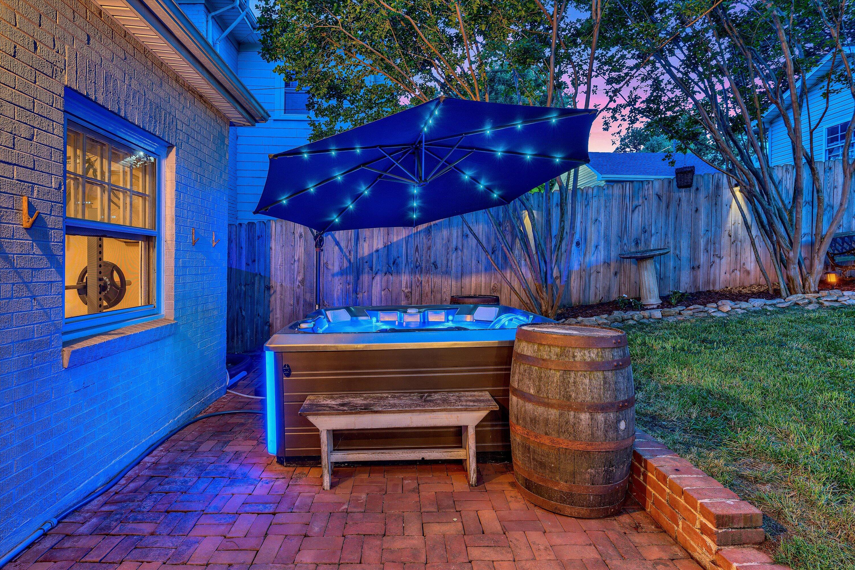 2615 Wycliffe AVE SW