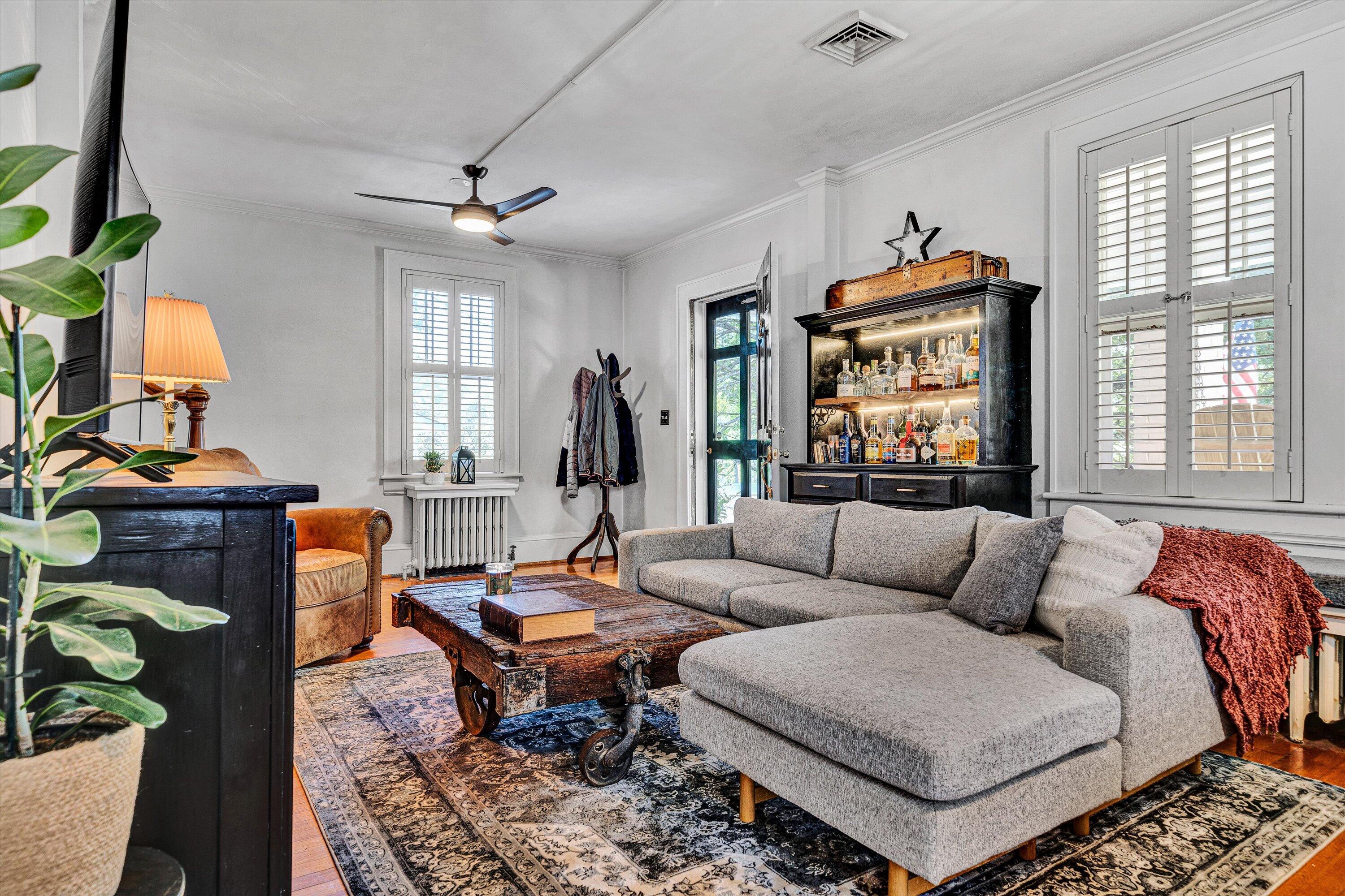 2615 Wycliffe AVE SW