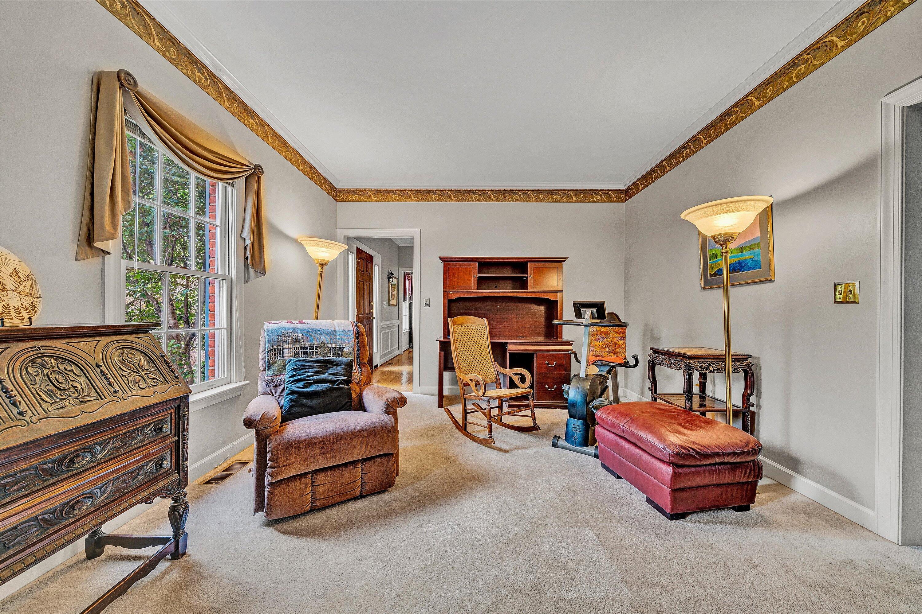 5504 South Roselawn RD