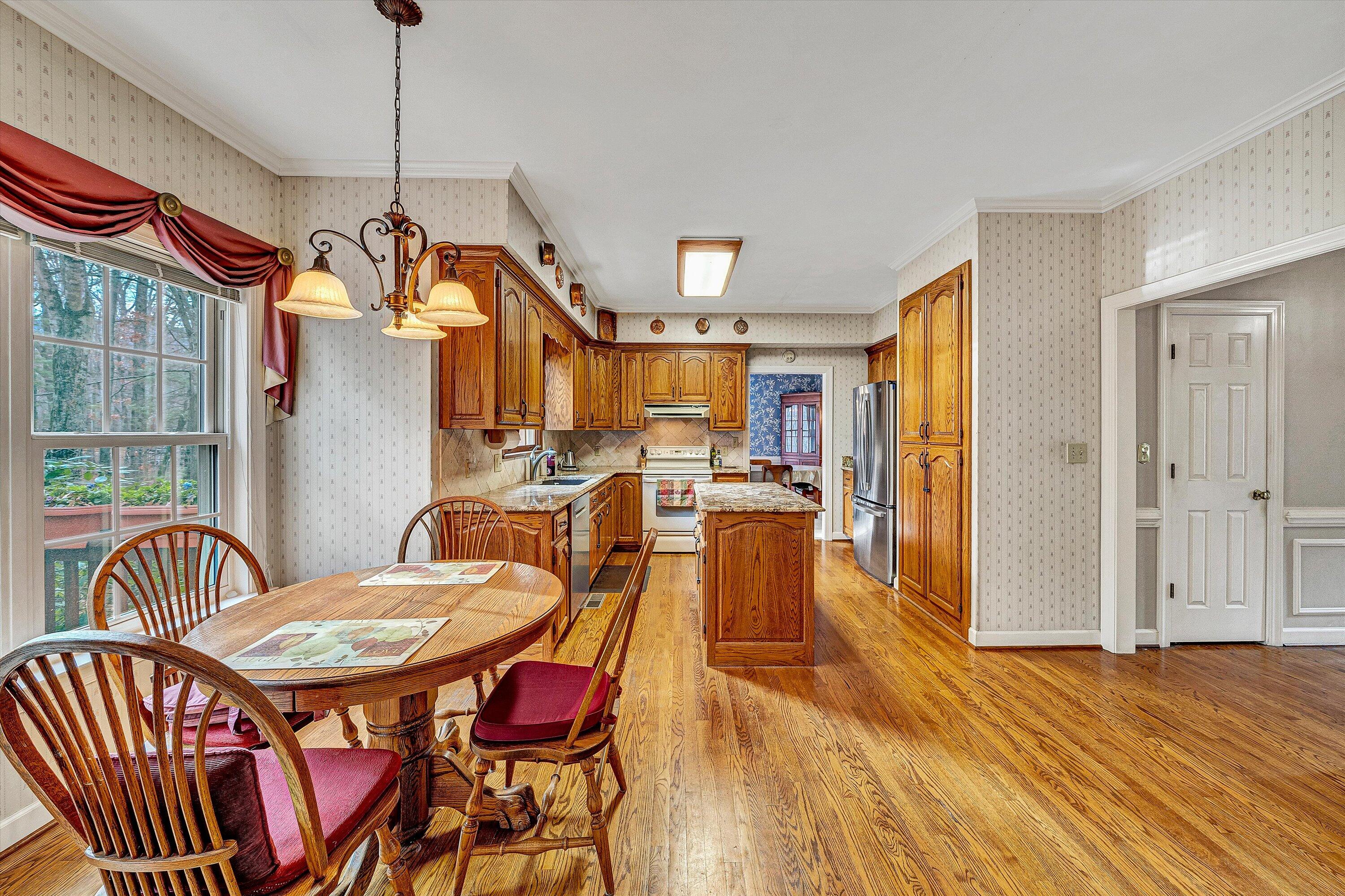 5504 South Roselawn RD