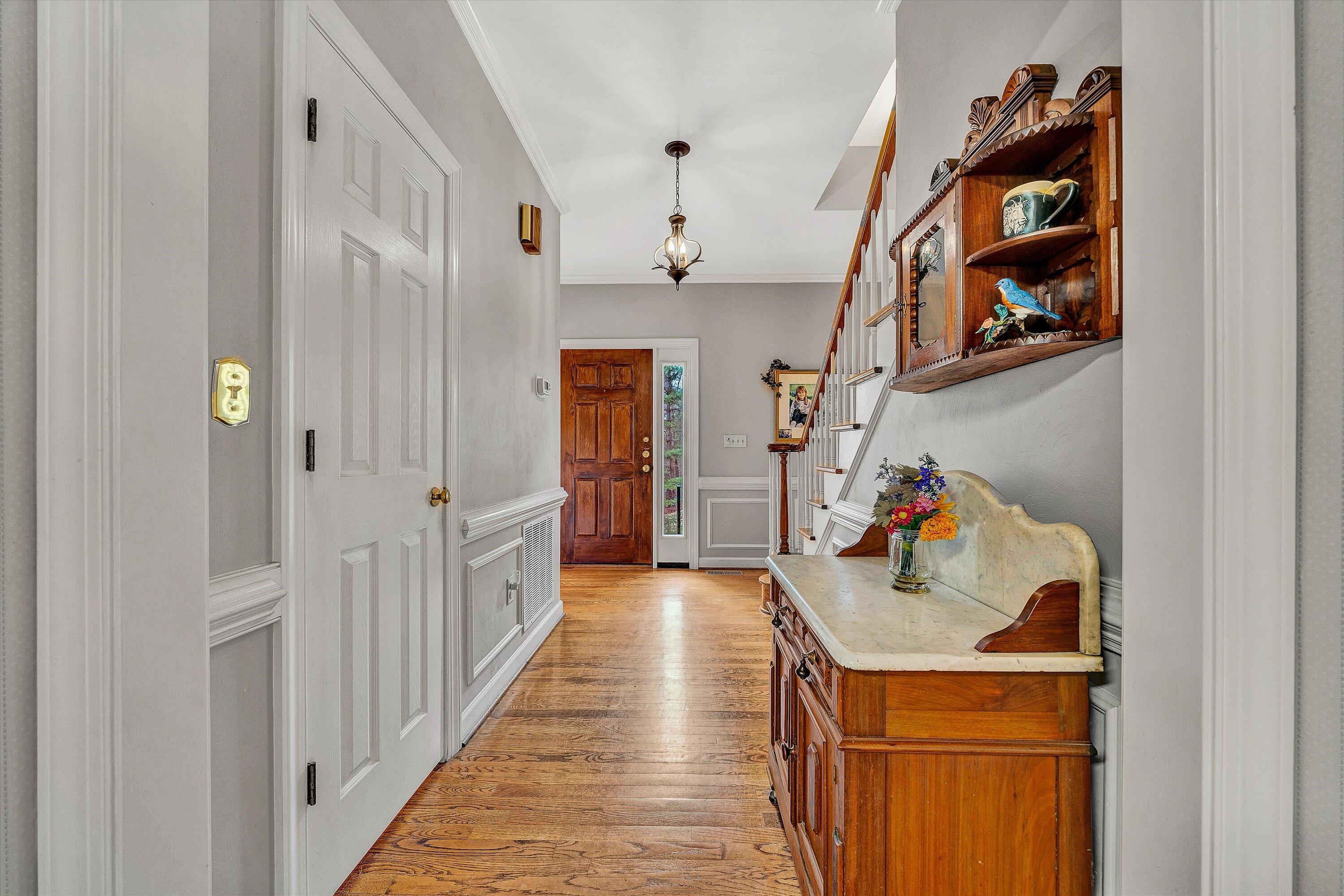 5504 South Roselawn RD