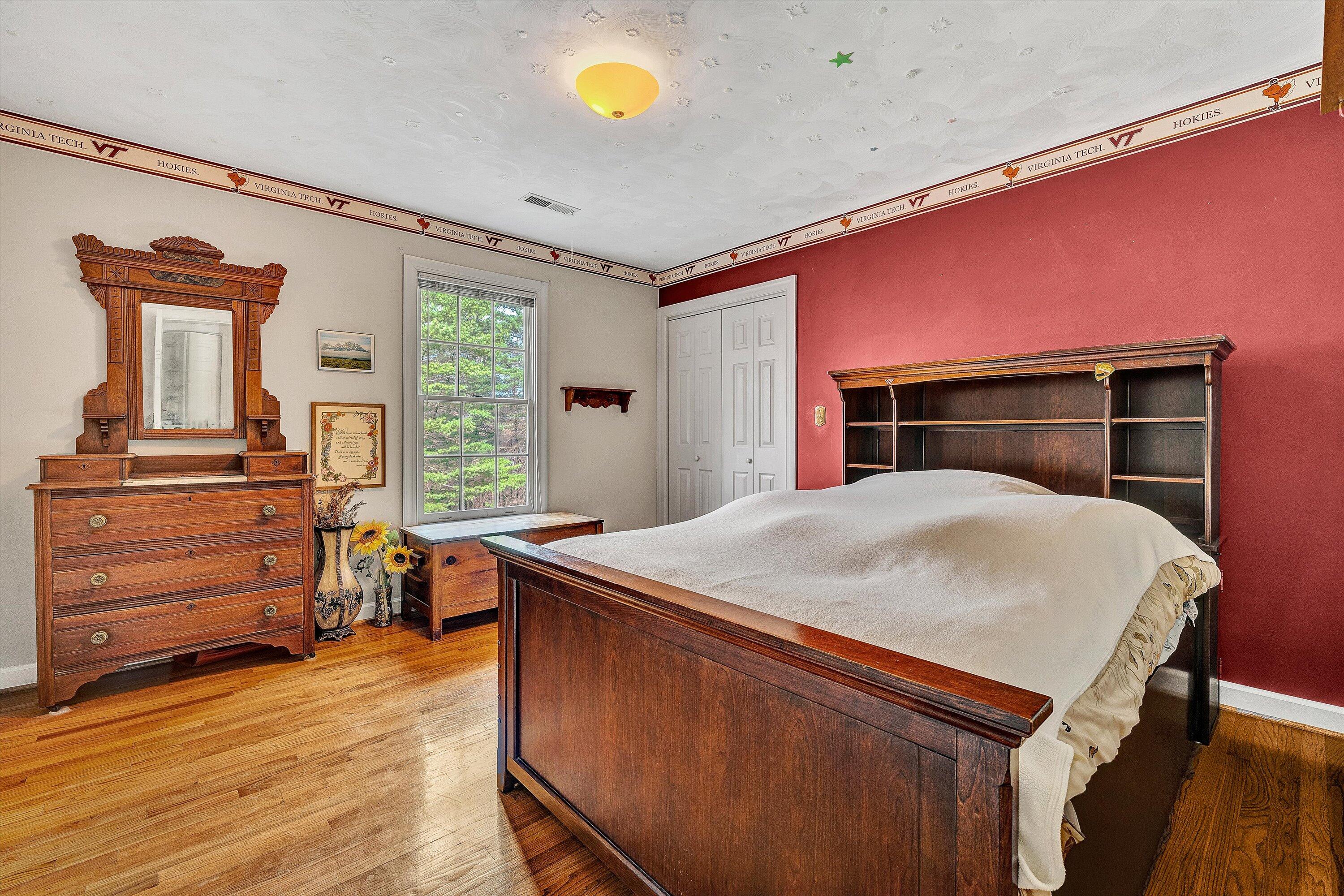 5504 South Roselawn RD