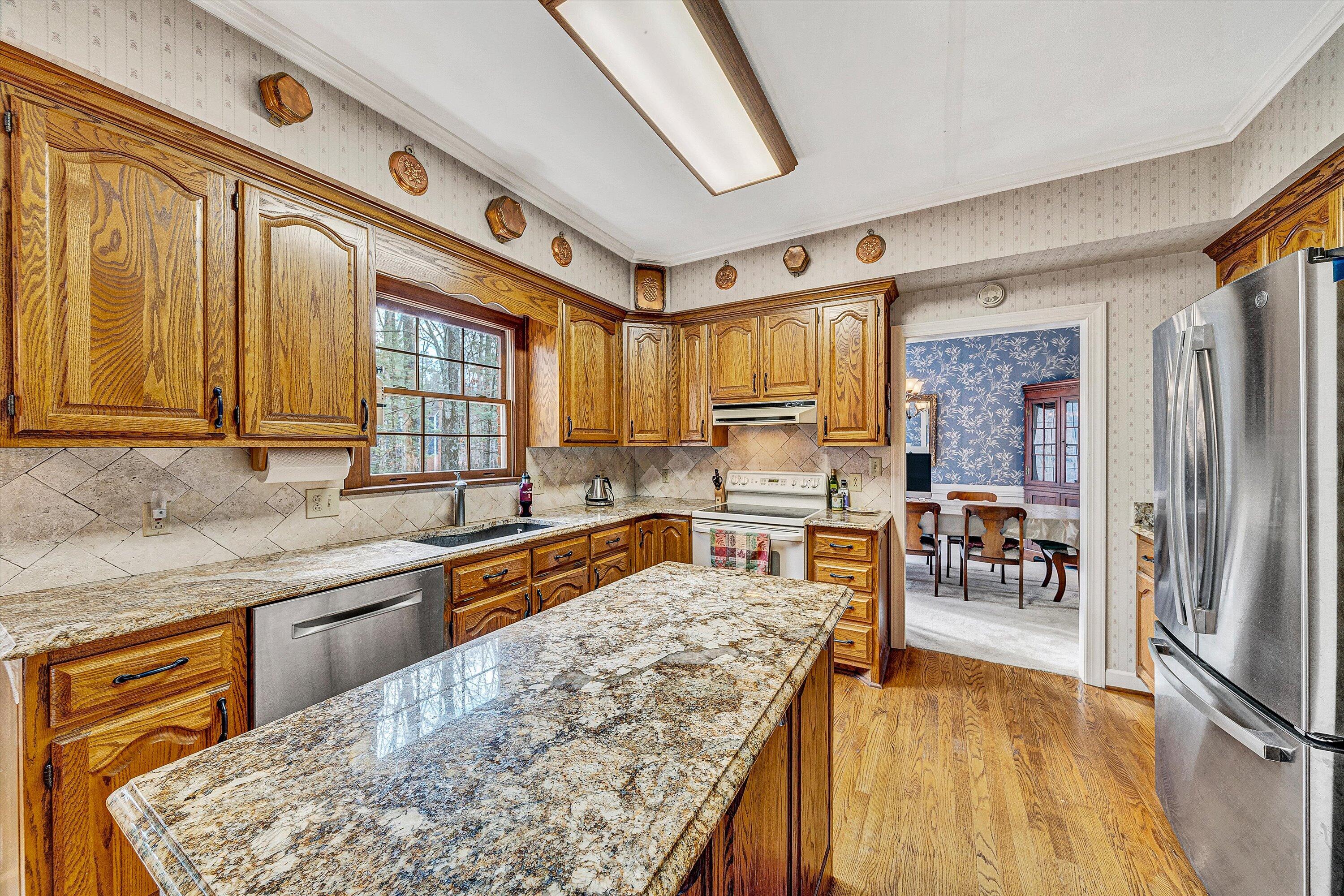 5504 South Roselawn RD