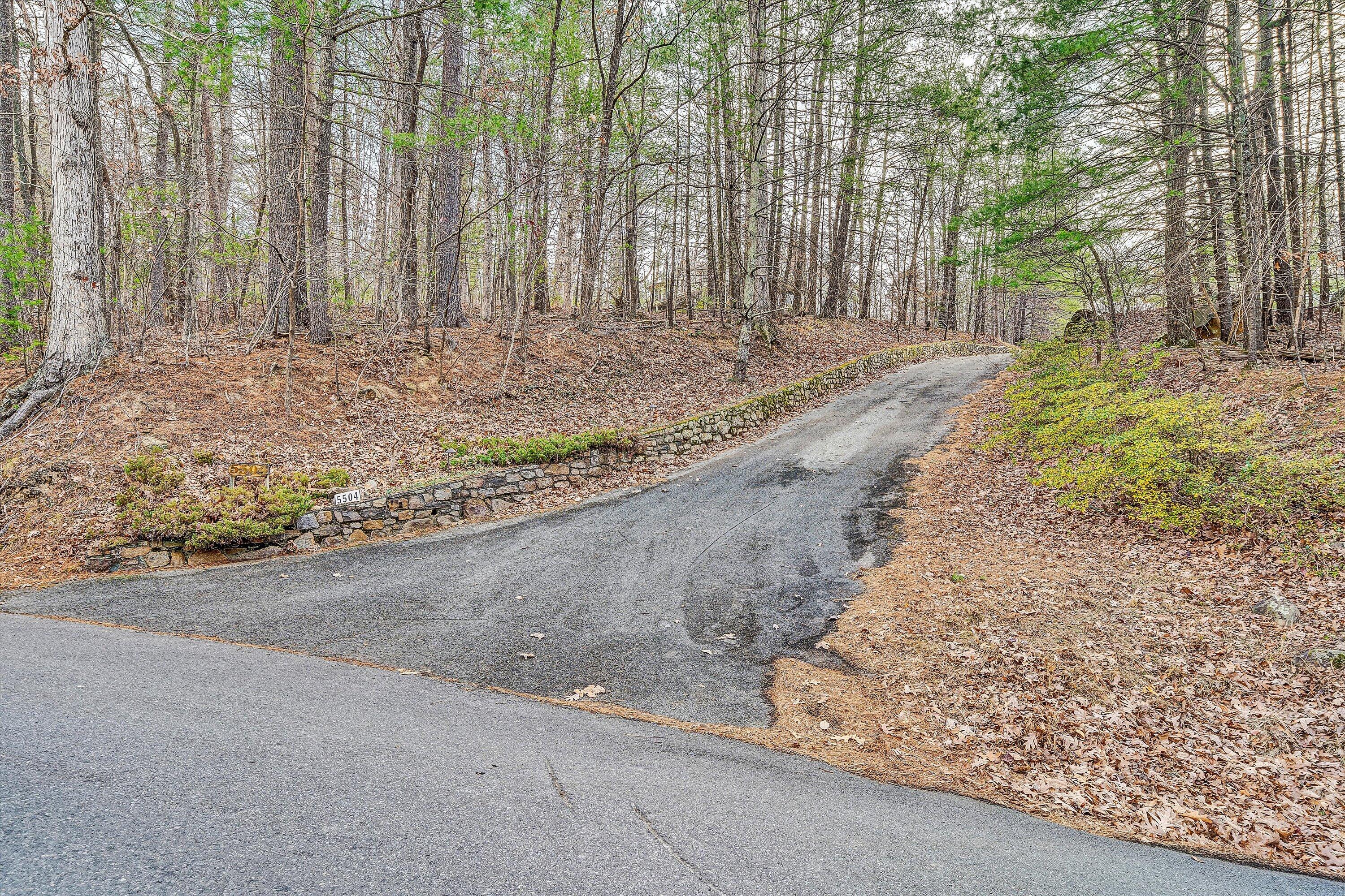 5504 South Roselawn RD