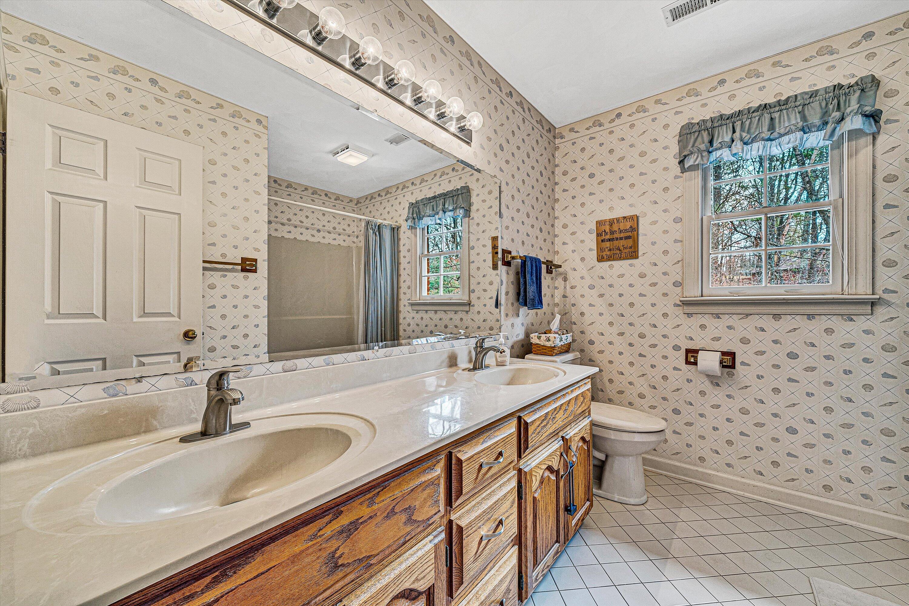 5504 South Roselawn RD