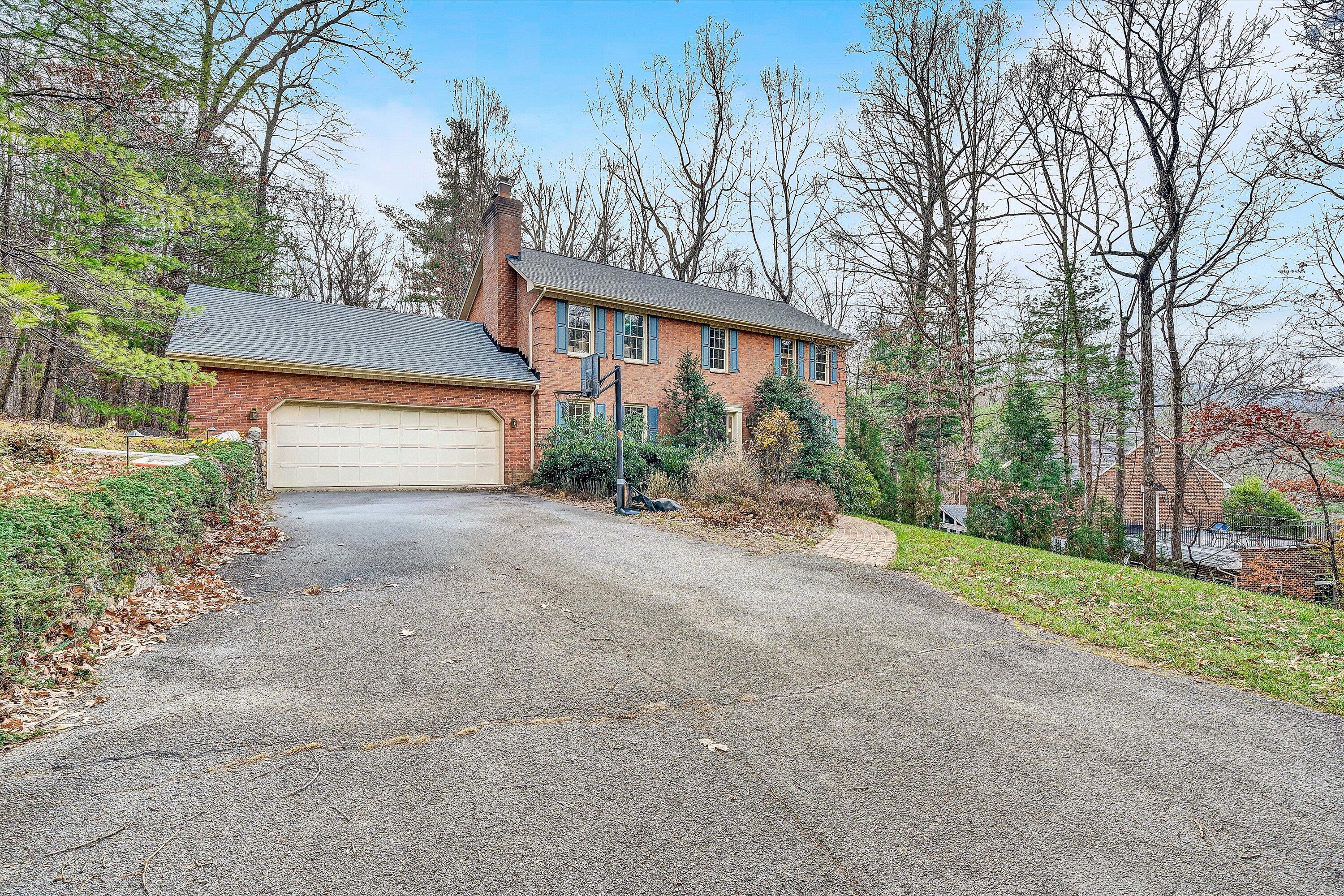 5504 South Roselawn RD