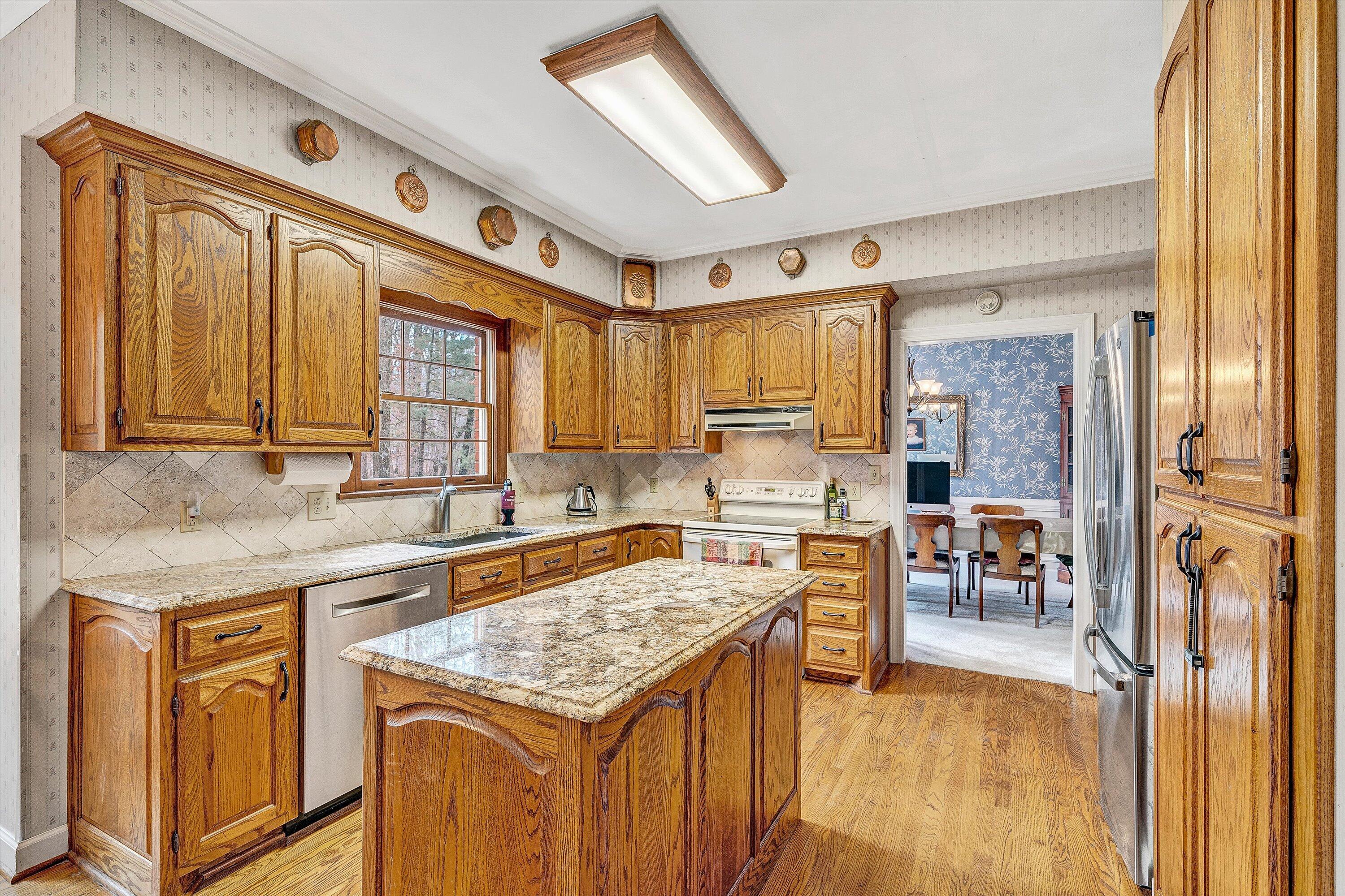 5504 South Roselawn RD