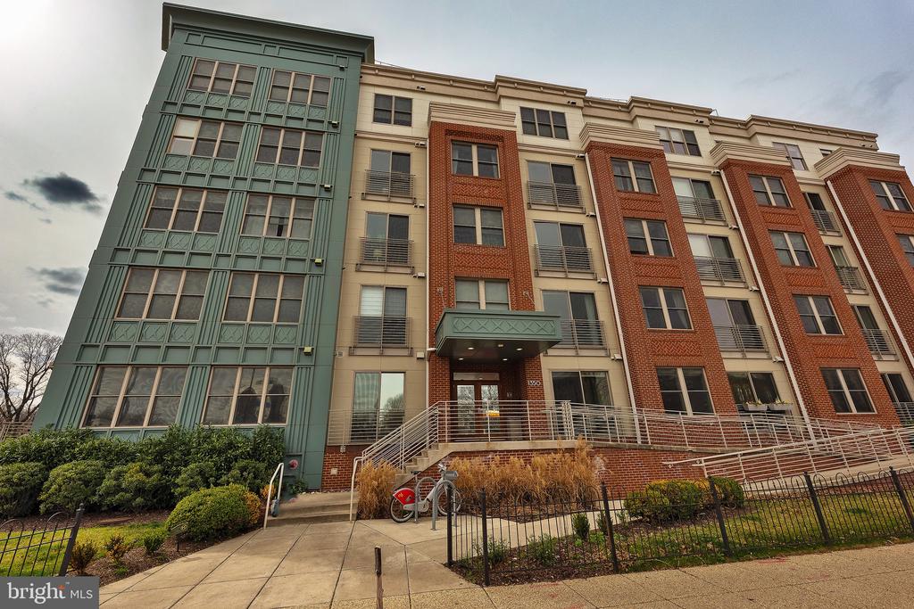 1350 Maryland Ave NE #401