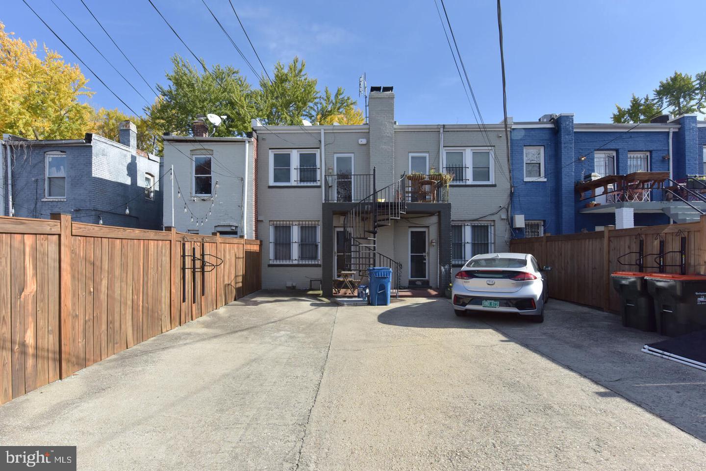 612 14TH PL NE #3