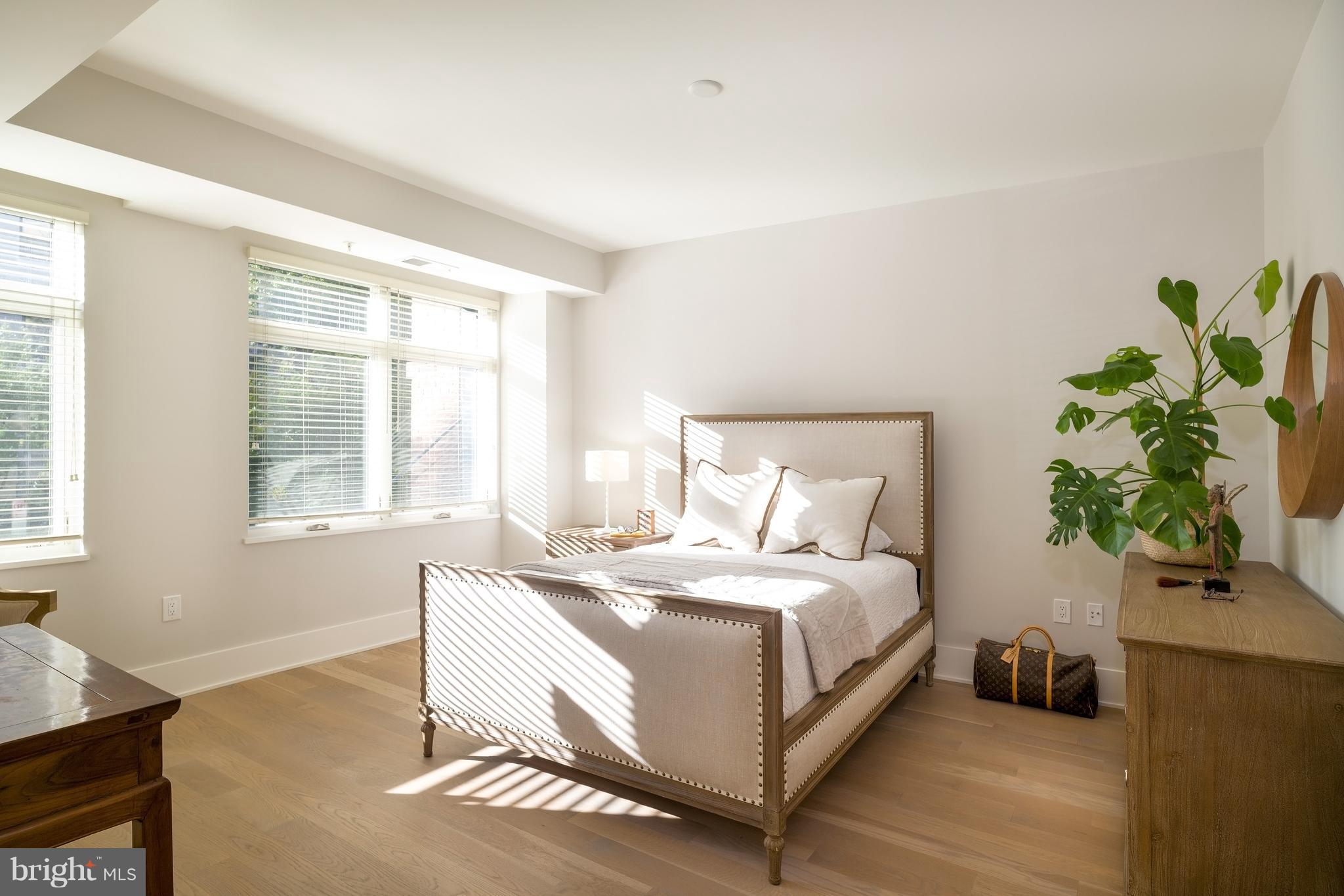 2225 CALIFORNIA ST NW #201