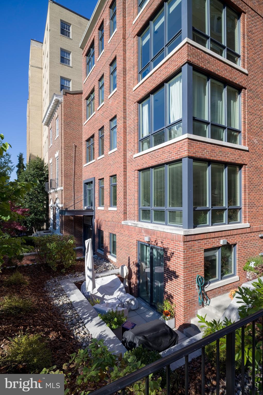 2225 CALIFORNIA ST NW #201