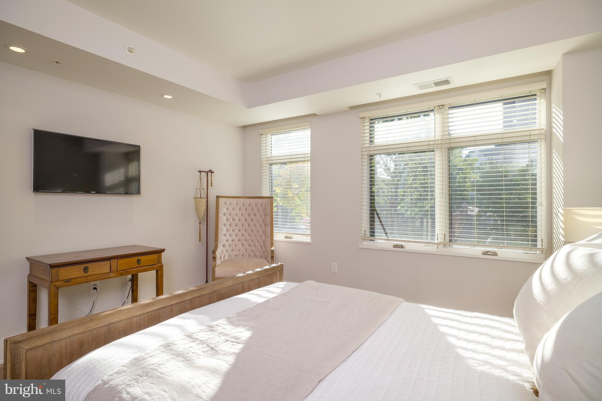 2225 CALIFORNIA ST NW #201