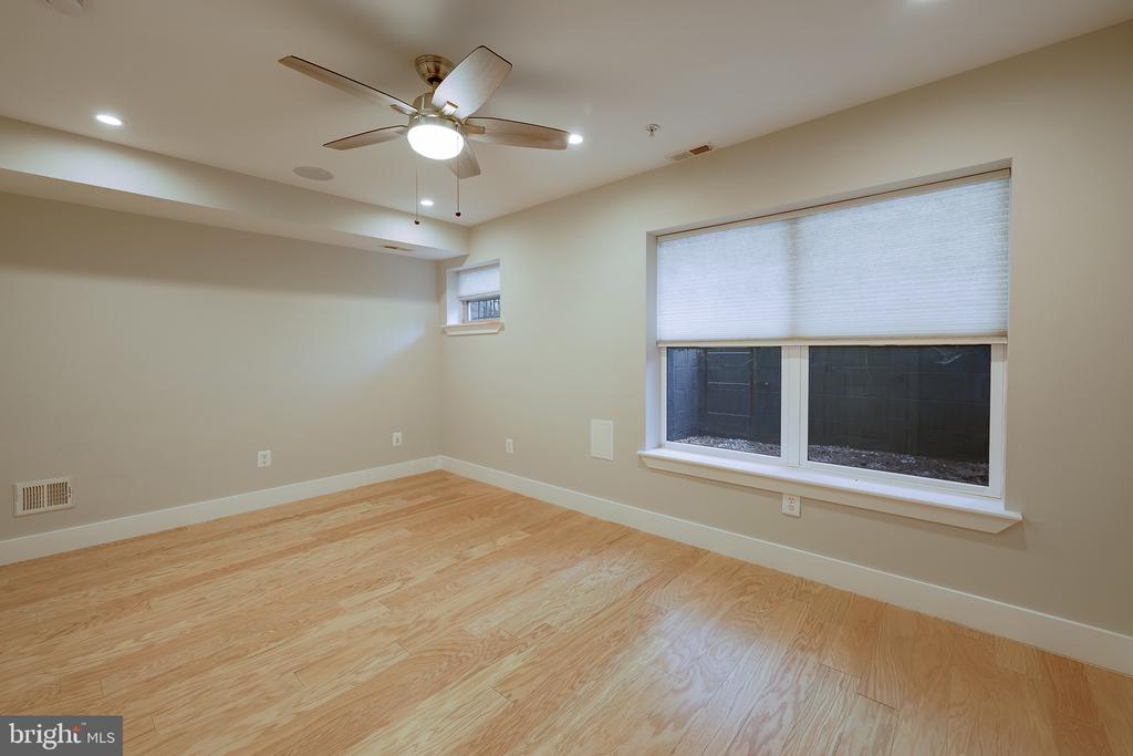 710 KENYON STREET NW Unit: 1