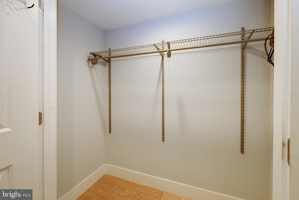 710 KENYON STREET NW Unit: 1