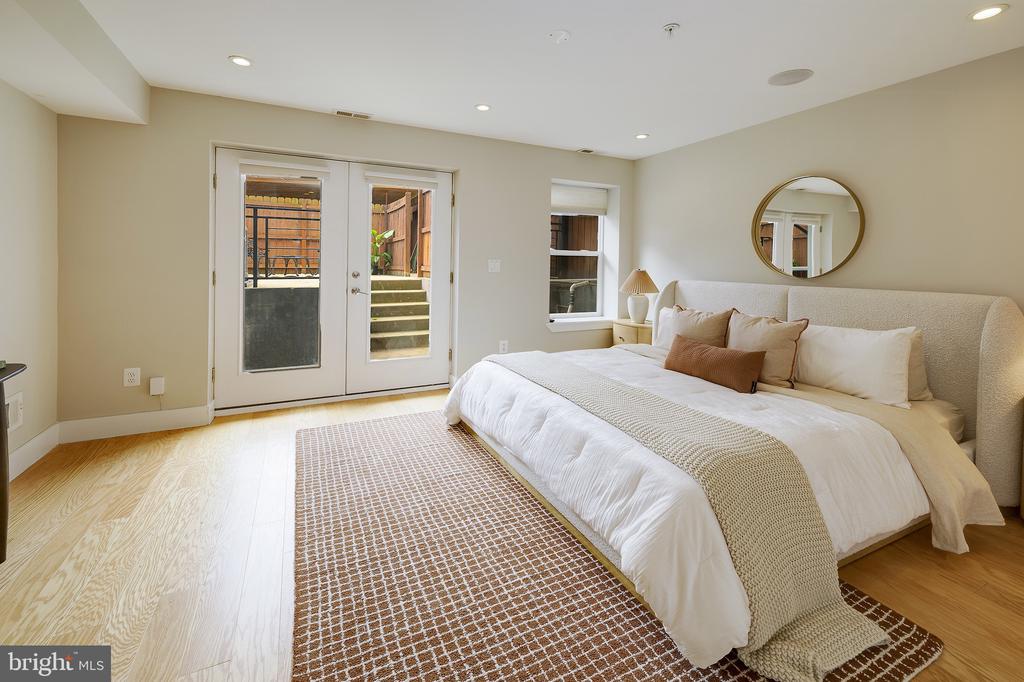 710 KENYON STREET NW Unit: 1