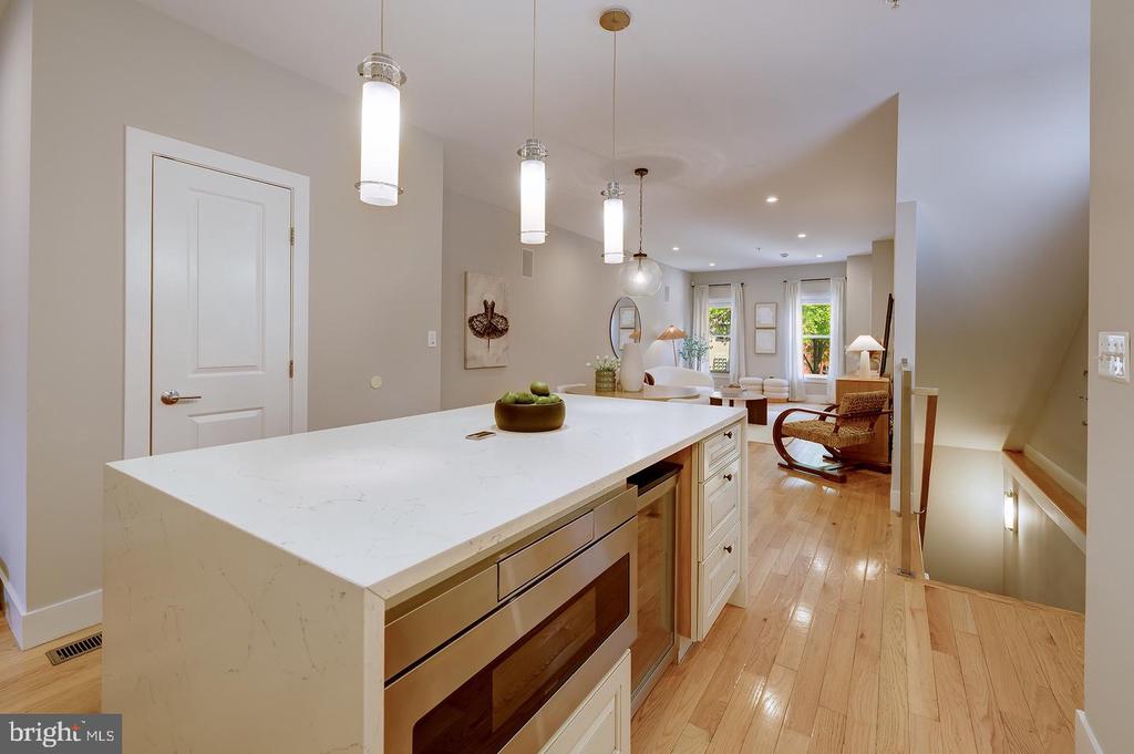 710 KENYON STREET NW Unit: 1