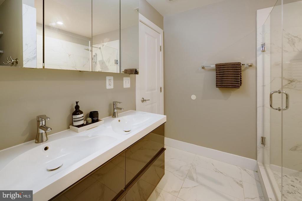 710 KENYON STREET NW Unit: 1