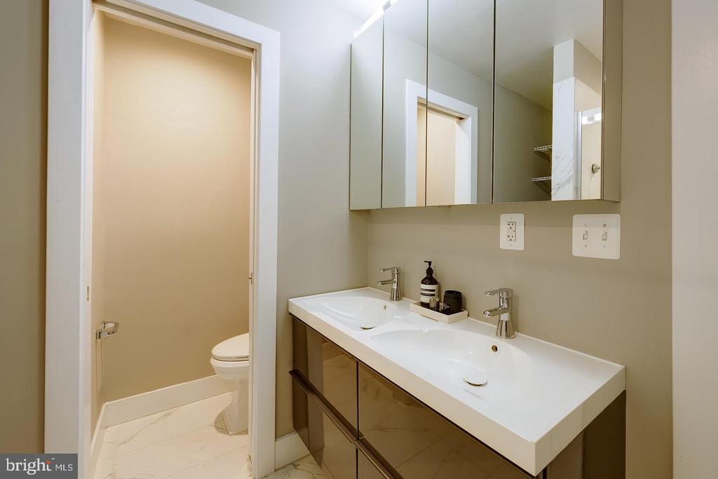 710 KENYON STREET NW Unit: 1