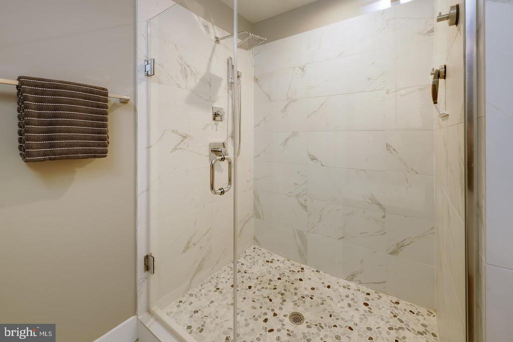 710 KENYON STREET NW Unit: 1