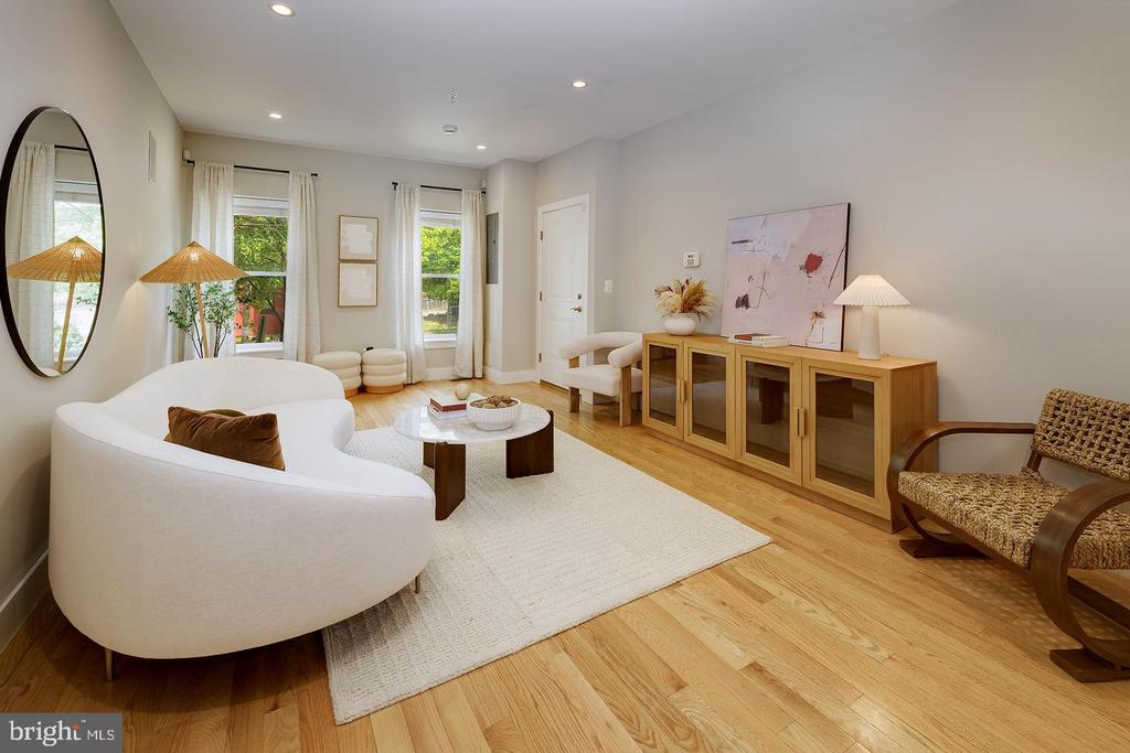 710 KENYON STREET NW Unit: 1