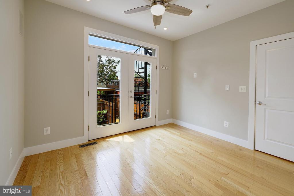 710 KENYON STREET NW Unit: 1
