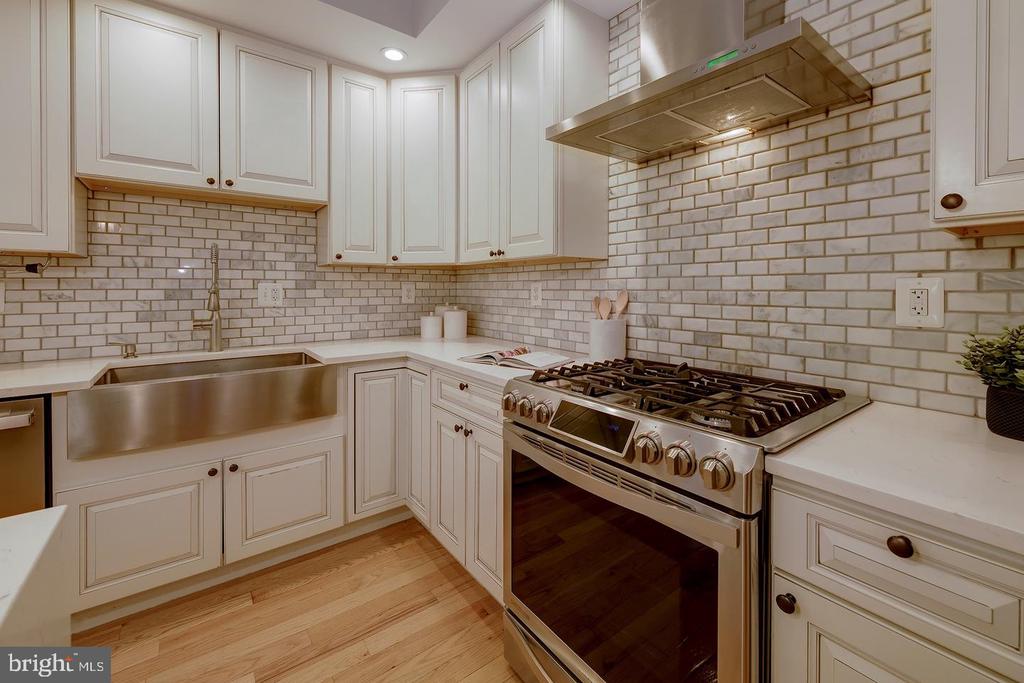 710 KENYON STREET NW Unit: 1