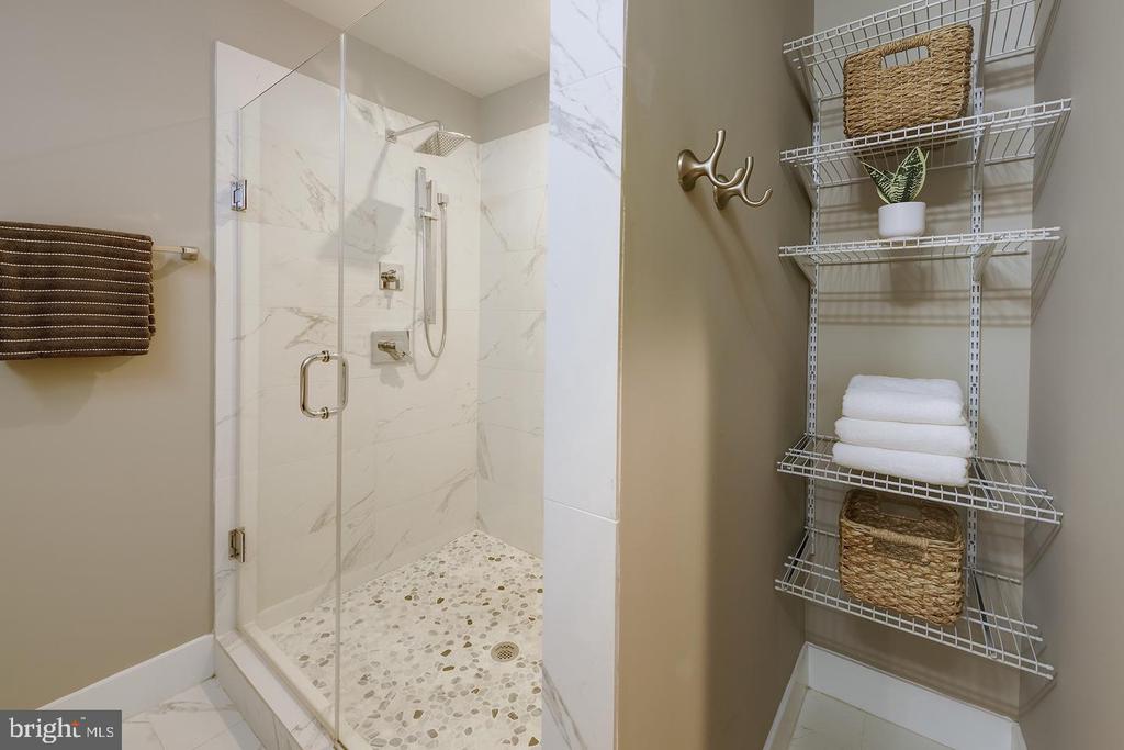 710 KENYON STREET NW Unit: 1