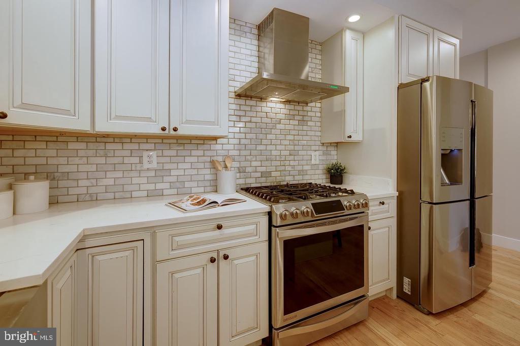 710 KENYON STREET NW Unit: 1