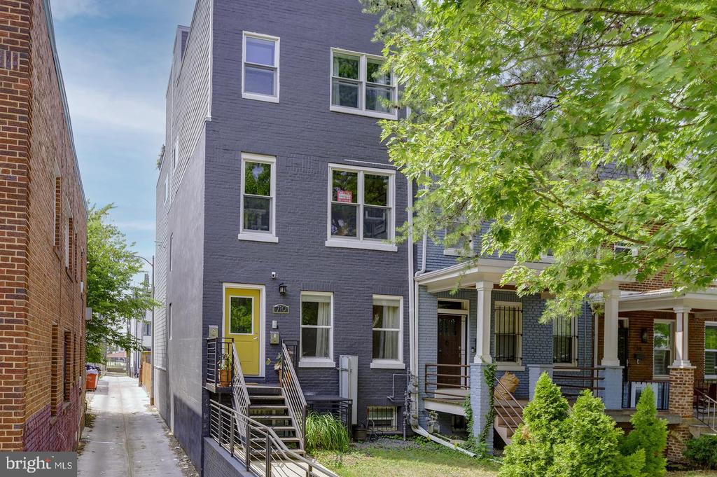 710 KENYON STREET NW Unit: 1