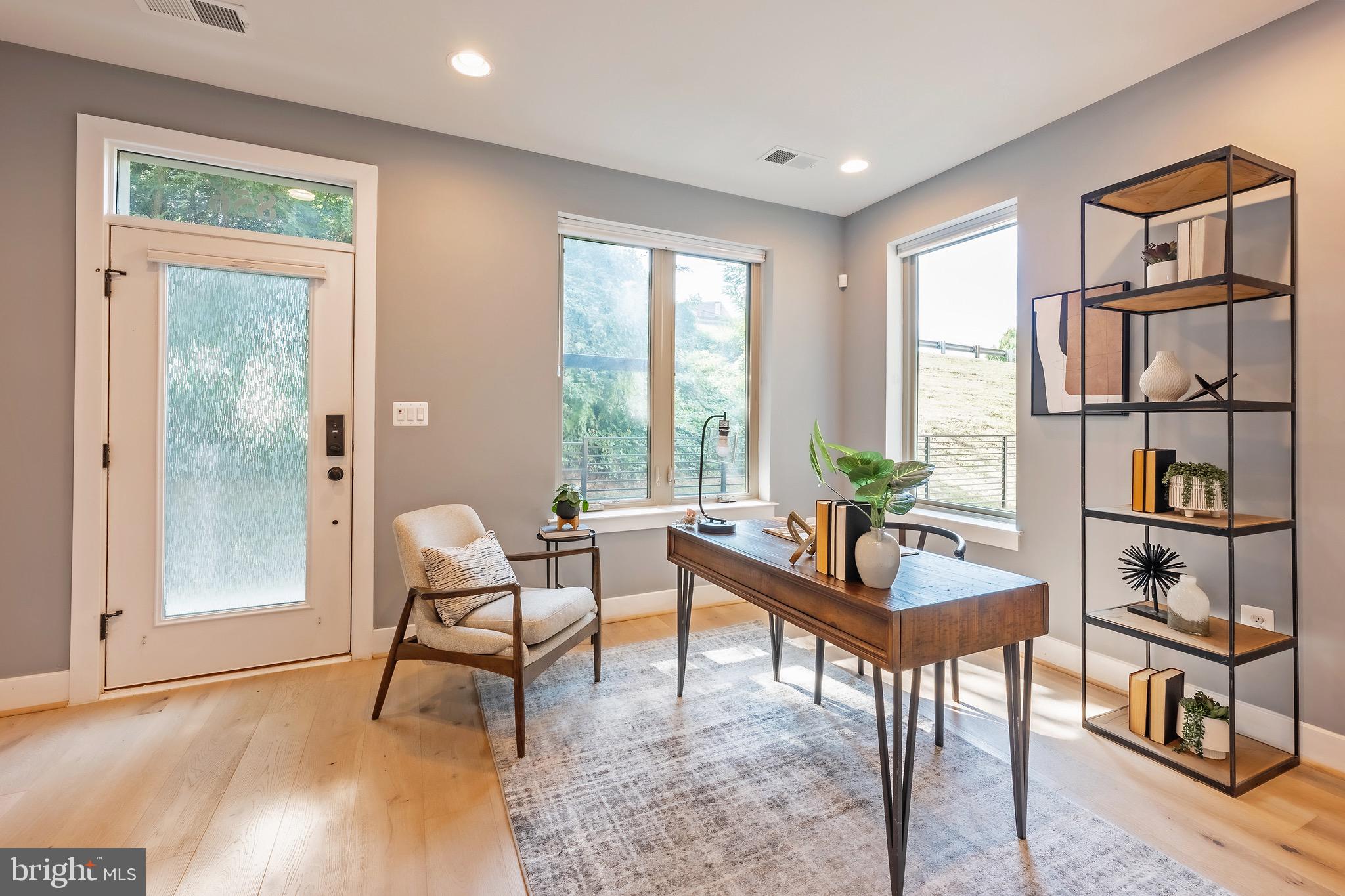 856 Thompson Cres #48