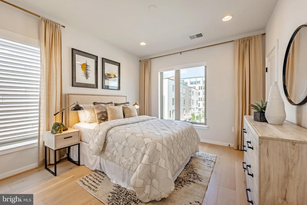 856 Thompson Cres #48